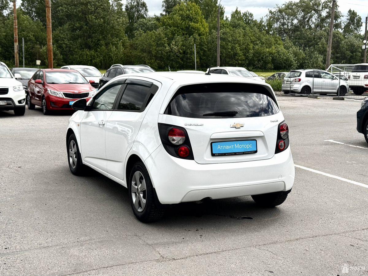 Chevrolet, Aveo, 1598, 109, бензин, хэтчбек, автомат, передний привод, среднее состояние, левый, белый, 830 000 ₽
